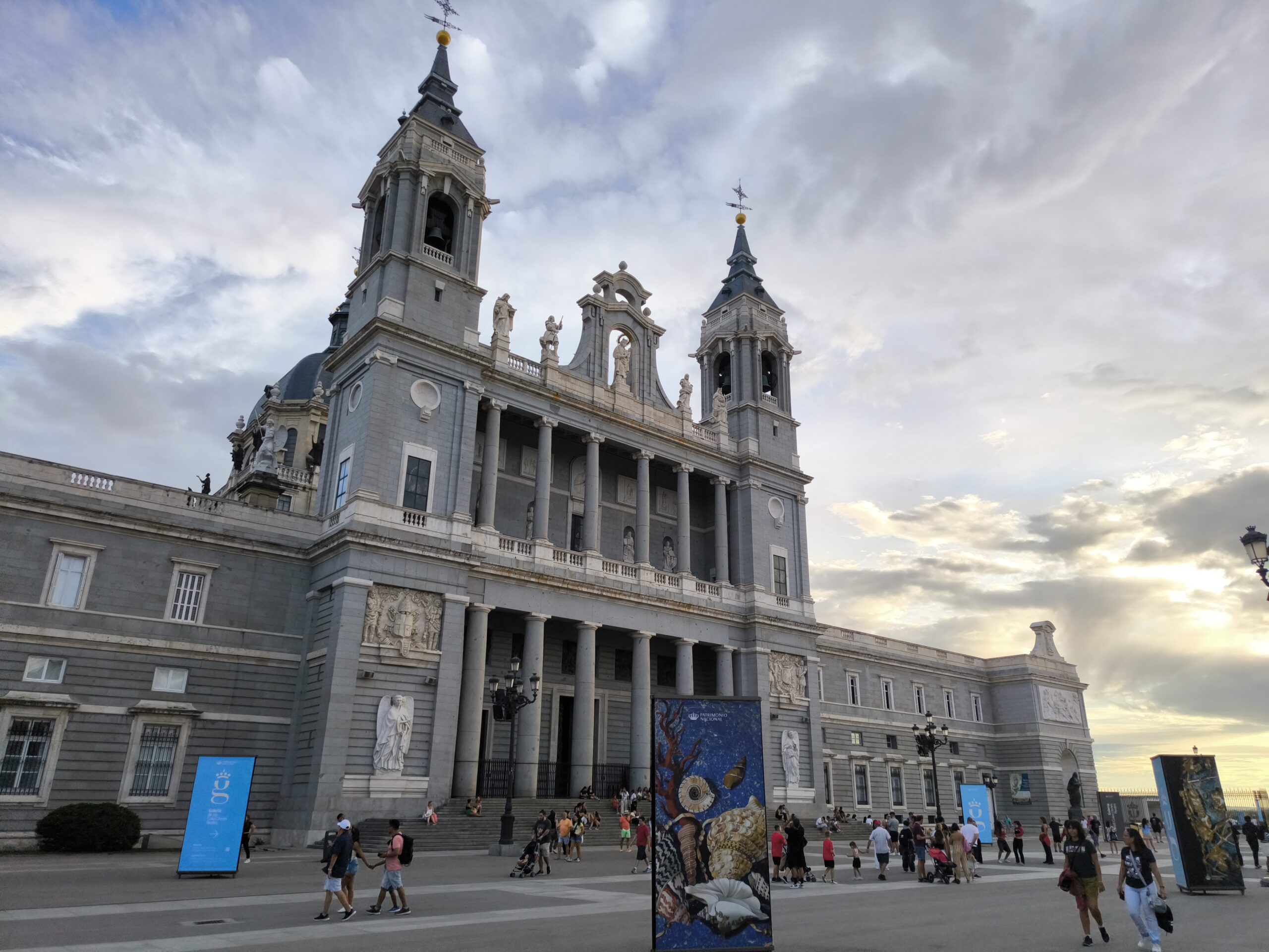 taroreader tarot taro koolitaja õpetaja triinu sirge heaolu mentor madrid hispaania spain eluümbermaailma
